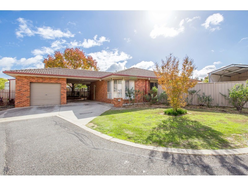 7 Prujoy Place, West Albury NSW 2640