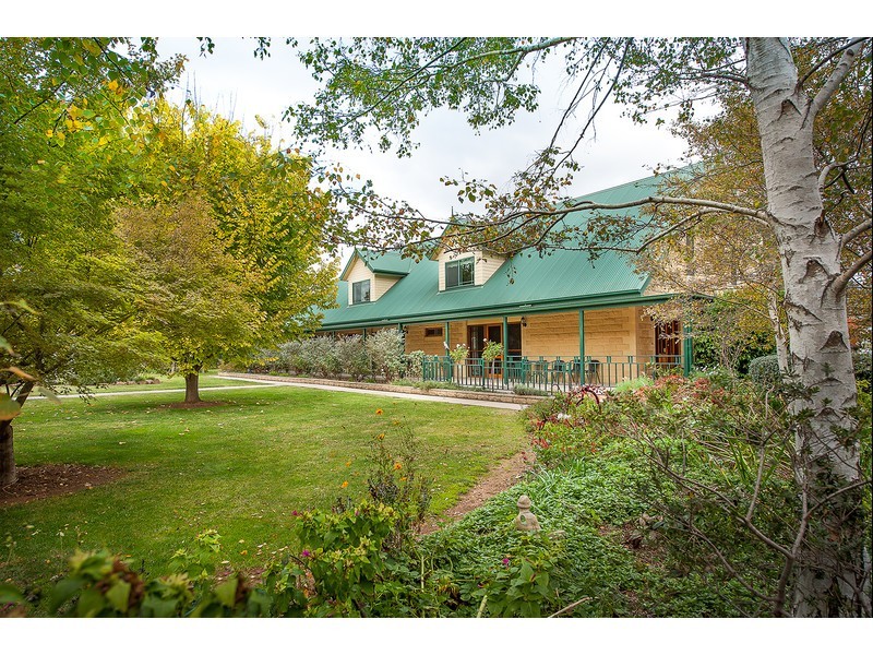 22 East Street, Howlong NSW 2643