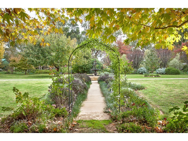 22 East Street, Howlong NSW 2643