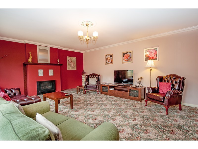 22 East Street, Howlong NSW 2643