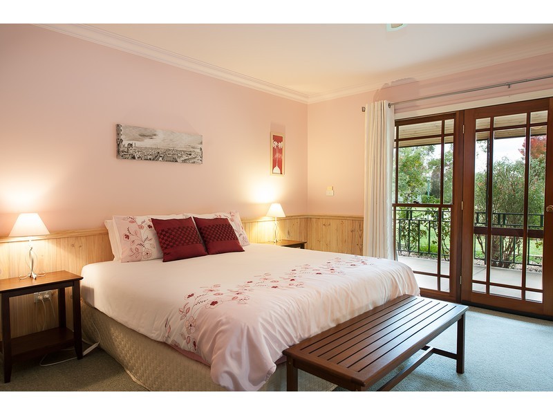 22 East Street, Howlong NSW 2643