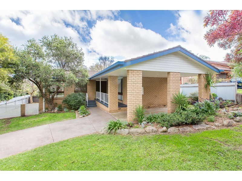 56 Sunset Drive, West Albury NSW 2640
