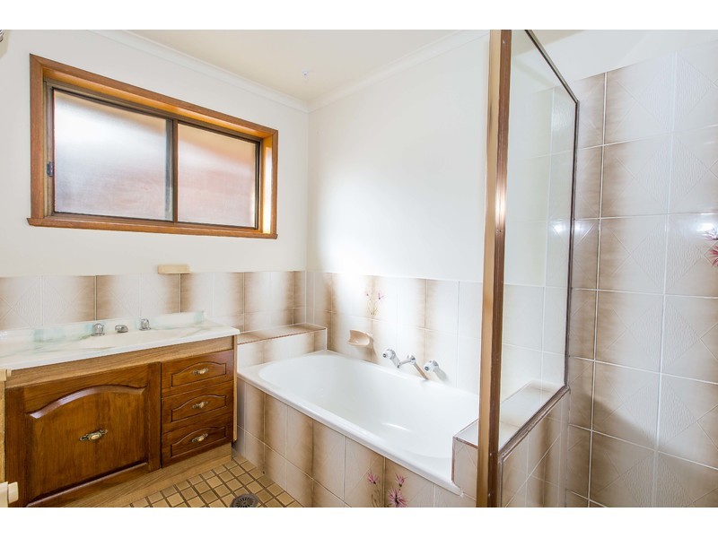 56 Sunset Drive, West Albury NSW 2640