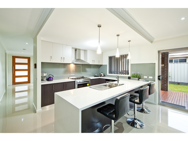 11 Oxford Drive, Thurgoona NSW 2640