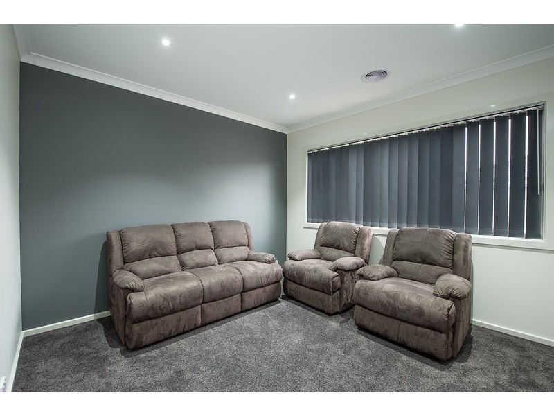 11 Oxford Drive, Thurgoona NSW 2640