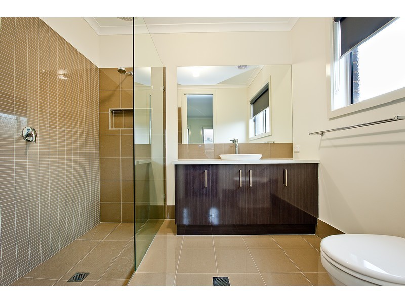 11 Oxford Drive, Thurgoona NSW 2640