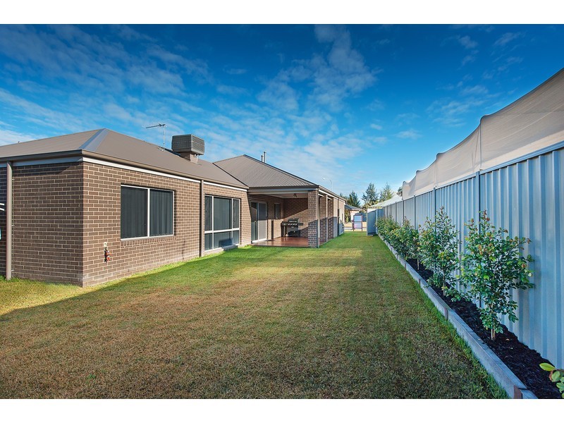 11 Oxford Drive, Thurgoona NSW 2640