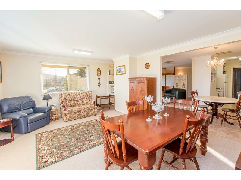 437 Davern Place, Lavington NSW 2641