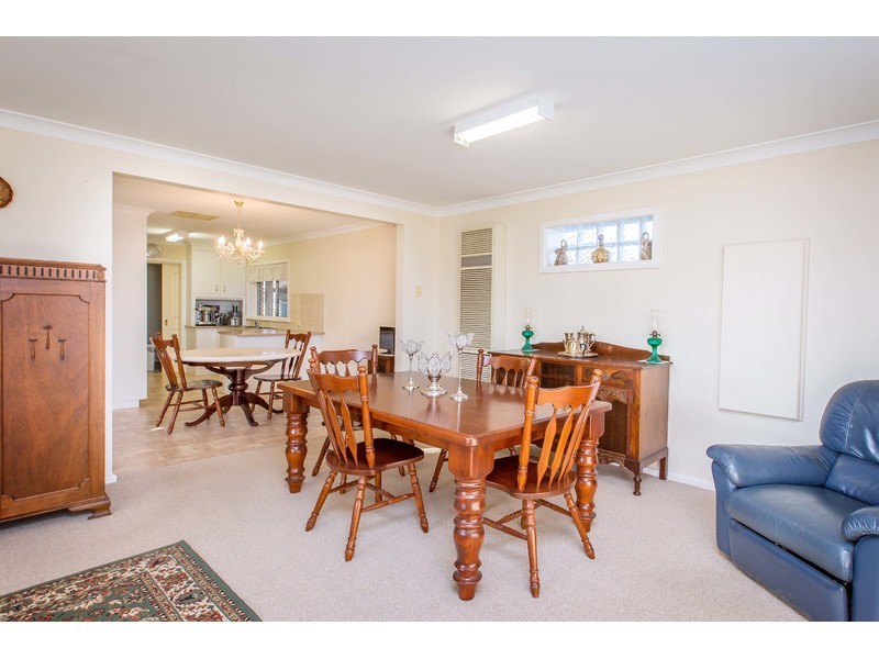 437 Davern Place, Lavington NSW 2641