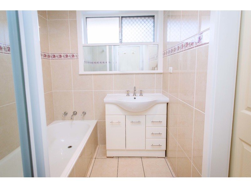 437 Davern Place, Lavington NSW 2641