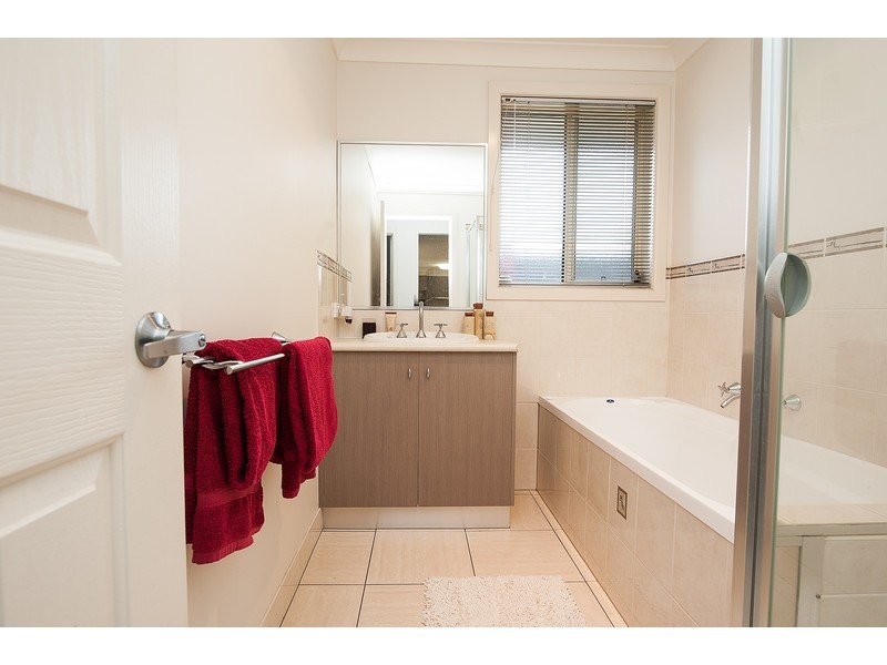 68 Hotham Circuit, Thurgoona NSW 2640