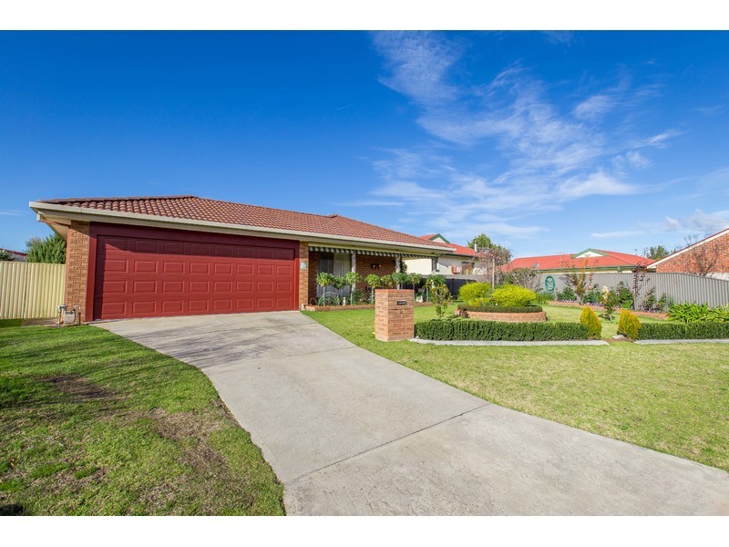14 Decora Place, Thurgoona NSW 2640