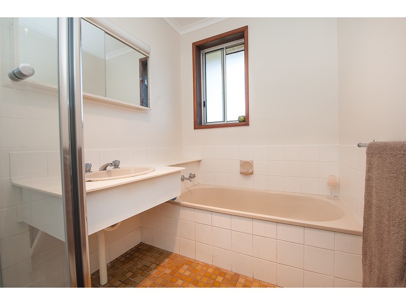 57 Kosciusko Road, Thurgoona NSW 2640