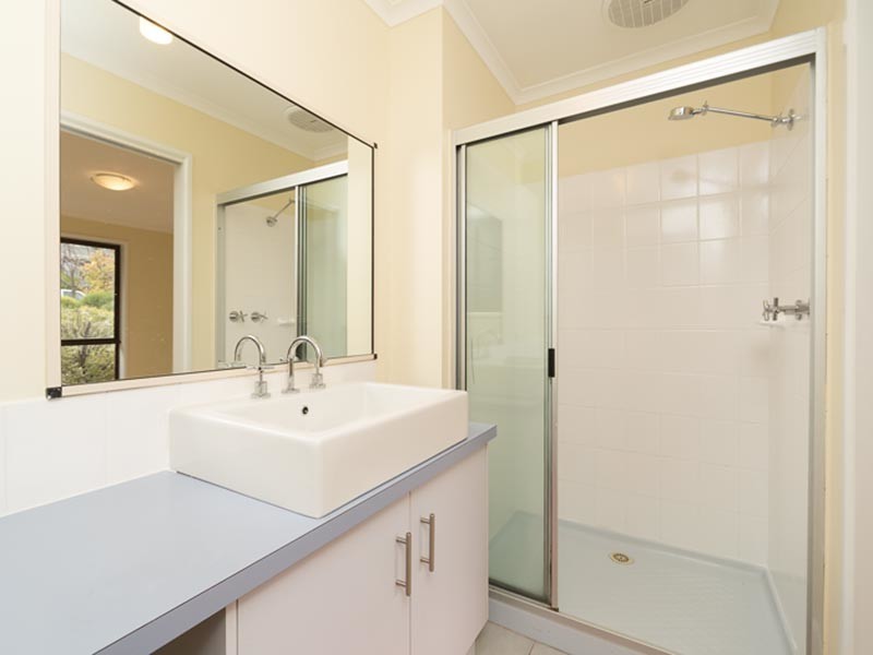 5 Chelsea Court, West Albury NSW 2640