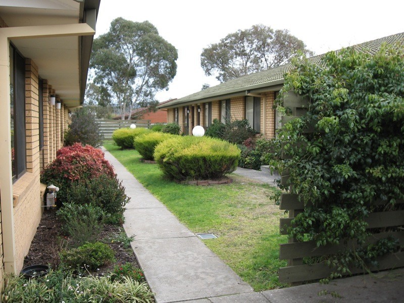 2/611 Prune Street, Lavington NSW 2641