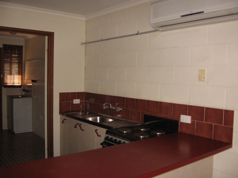 2/611 Prune Street, Lavington NSW 2641