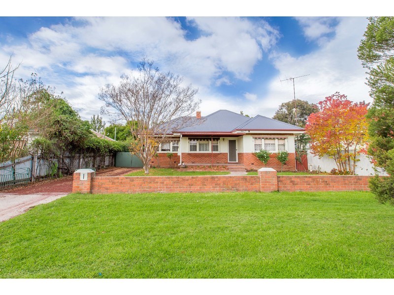 210 Olive Street, South Albury NSW 2640