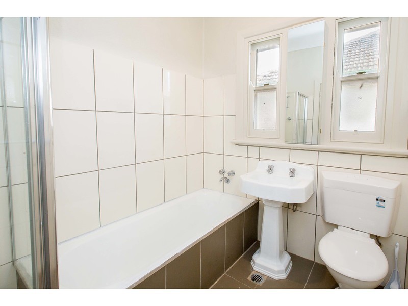 210 Olive Street, South Albury NSW 2640