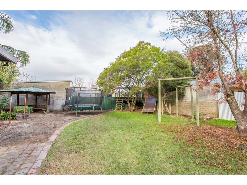 210 Olive Street, South Albury NSW 2640