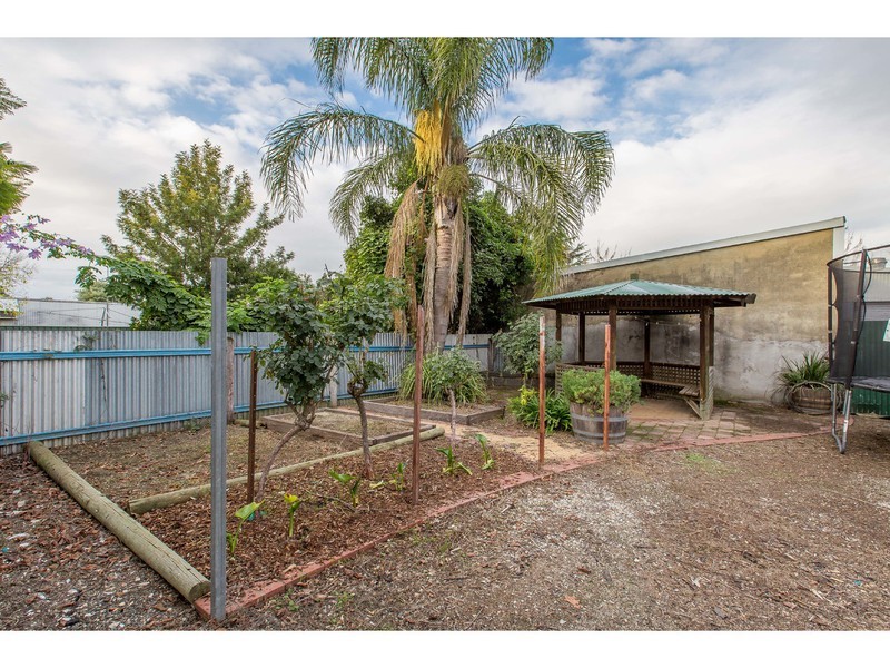 210 Olive Street, South Albury NSW 2640