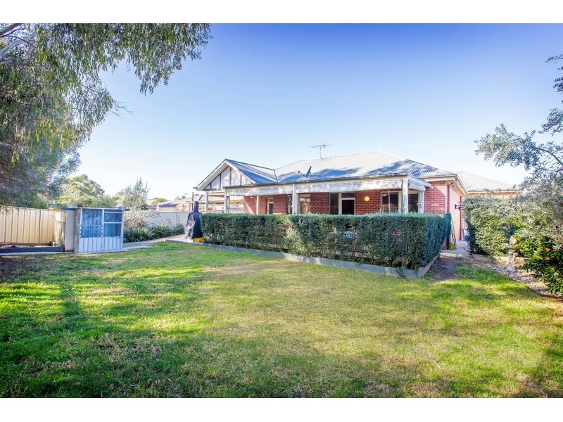 24 Winnell Court, Thurgoona NSW 2640