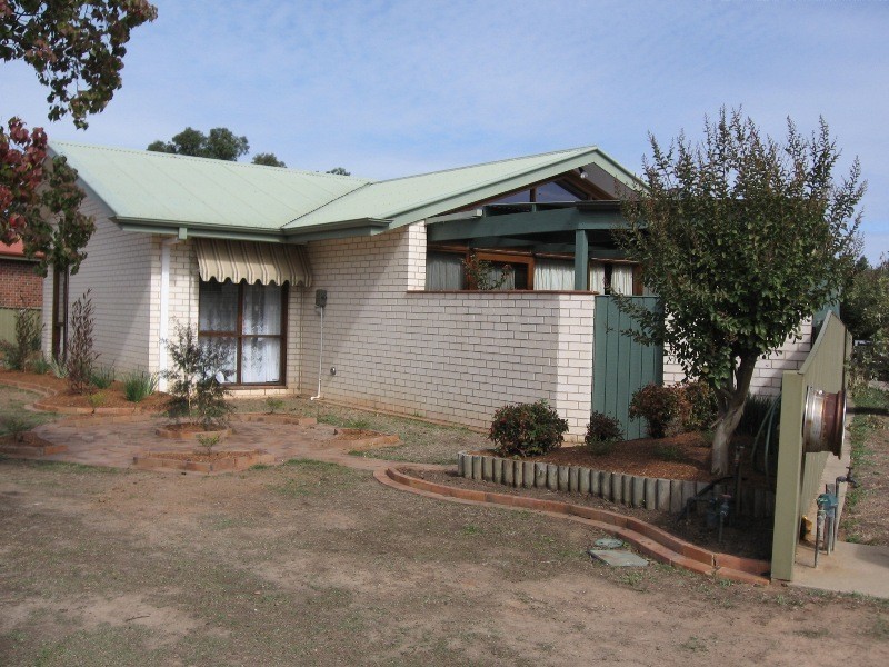 1/10 John Court, North Albury NSW 2640