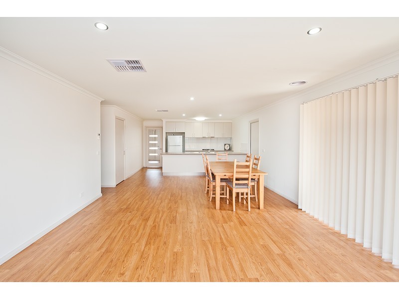 99 Lawson Circuit, Lavington NSW 2641