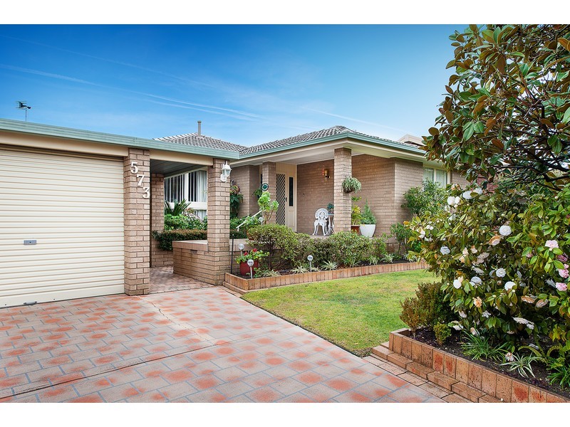 573 Spurrway Drive, West Albury NSW 2640