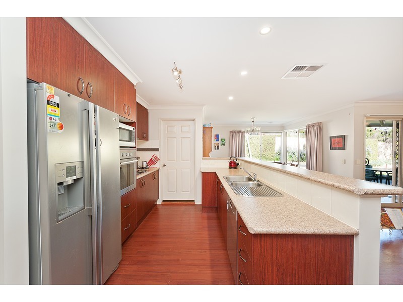 15 Honeysuckle Street, Thurgoona NSW 2640