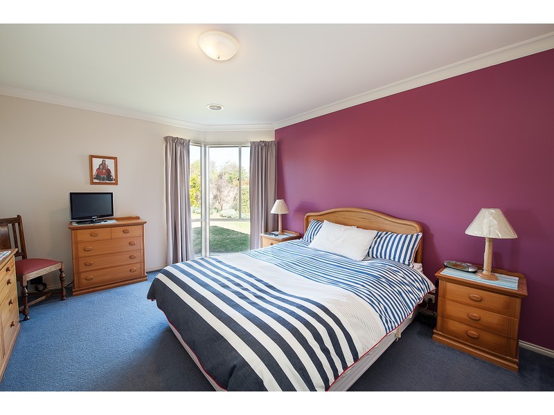 15 Honeysuckle Street, Thurgoona NSW 2640