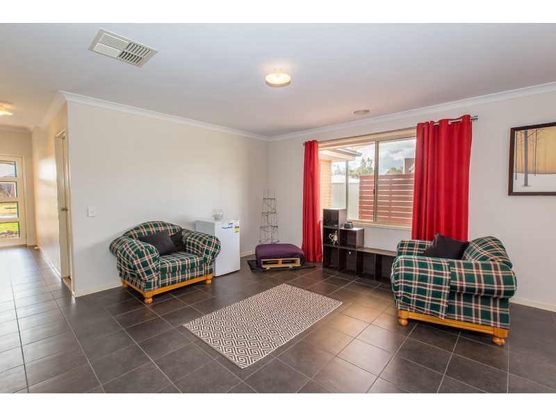 17 Oxford Drive, Thurgoona NSW 2640