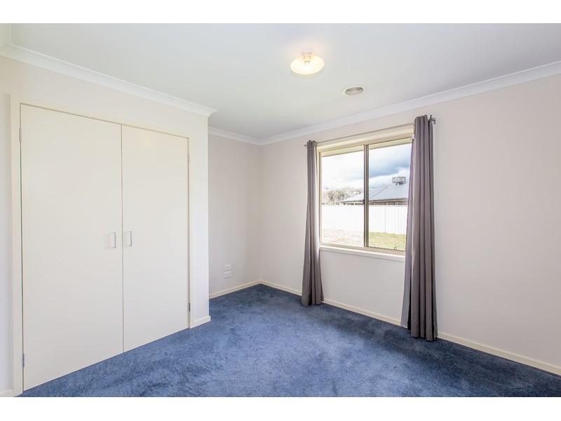 17 Oxford Drive, Thurgoona NSW 2640