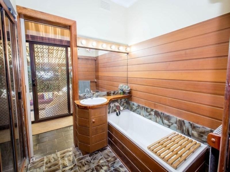 980 Calimo Street, North Albury NSW 2640