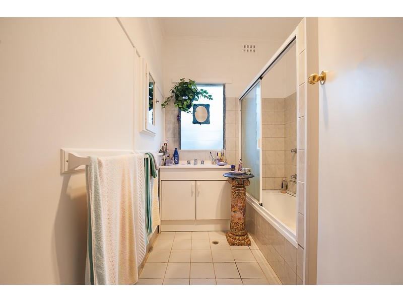 484 Danes Street, Lavington NSW 2641