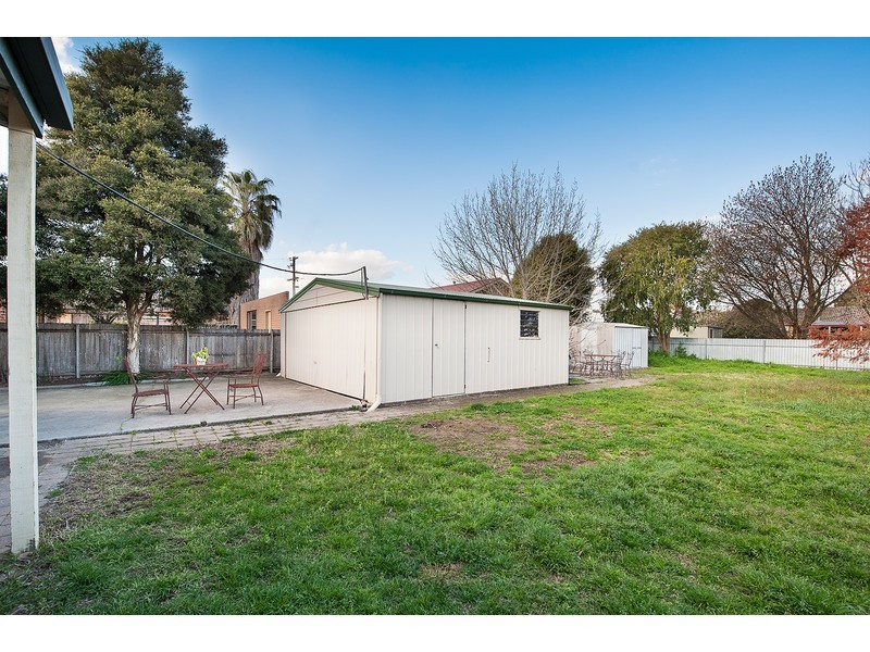 484 Danes Street, Lavington NSW 2641