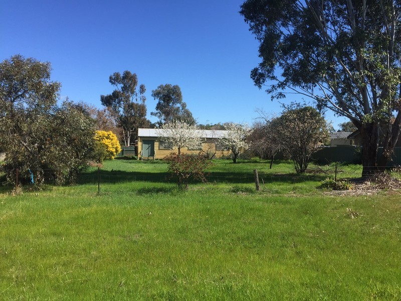 131 Hammer Street, Howlong NSW 2643