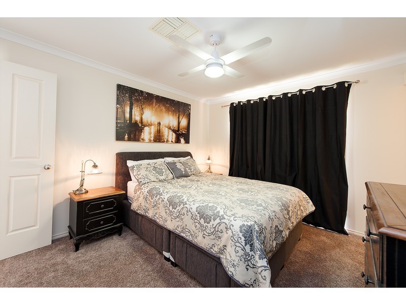 18 Orchard Way, Lavington NSW 2641