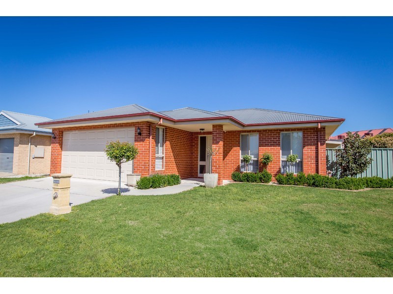 111 Rivergum Drive, East Albury NSW 2640