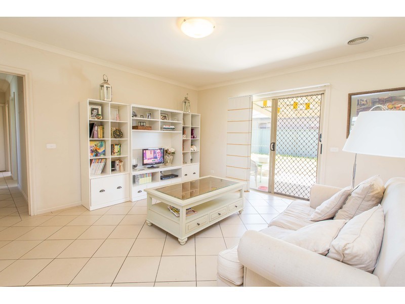 111 Rivergum Drive, East Albury NSW 2640