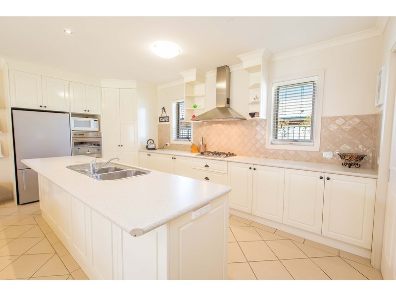 111 Rivergum Drive, East Albury NSW 2640