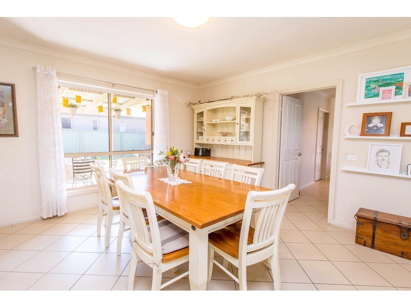 111 Rivergum Drive, East Albury NSW 2640