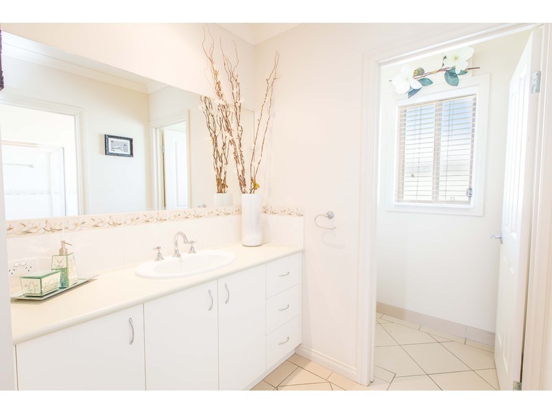 111 Rivergum Drive, East Albury NSW 2640