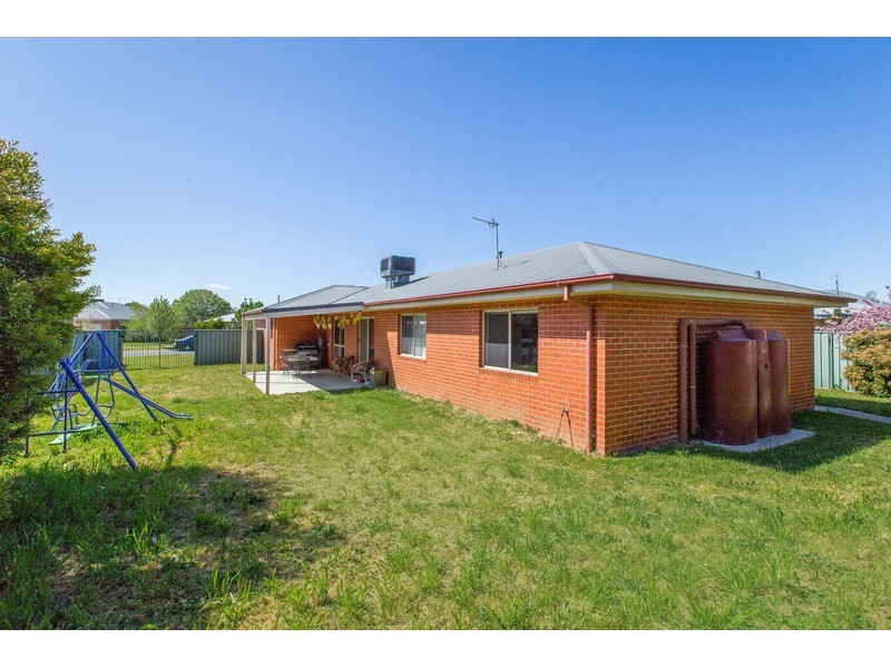 111 Rivergum Drive, East Albury NSW 2640