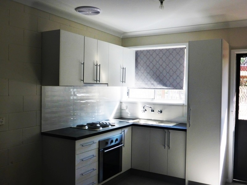 2/523 Hague Street, Lavington NSW 2641