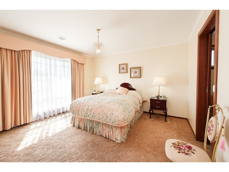 414 Colley Street, Lavington NSW 2641