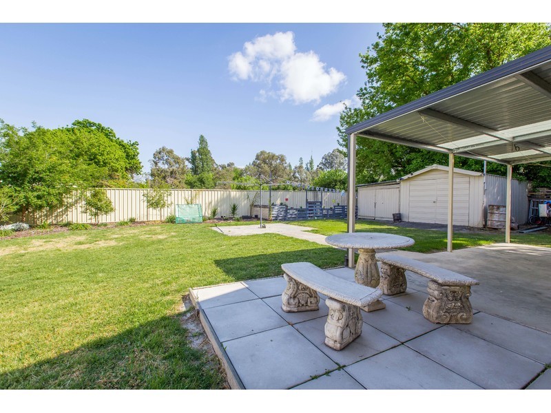 587 Osborne Street, Lavington NSW 2641