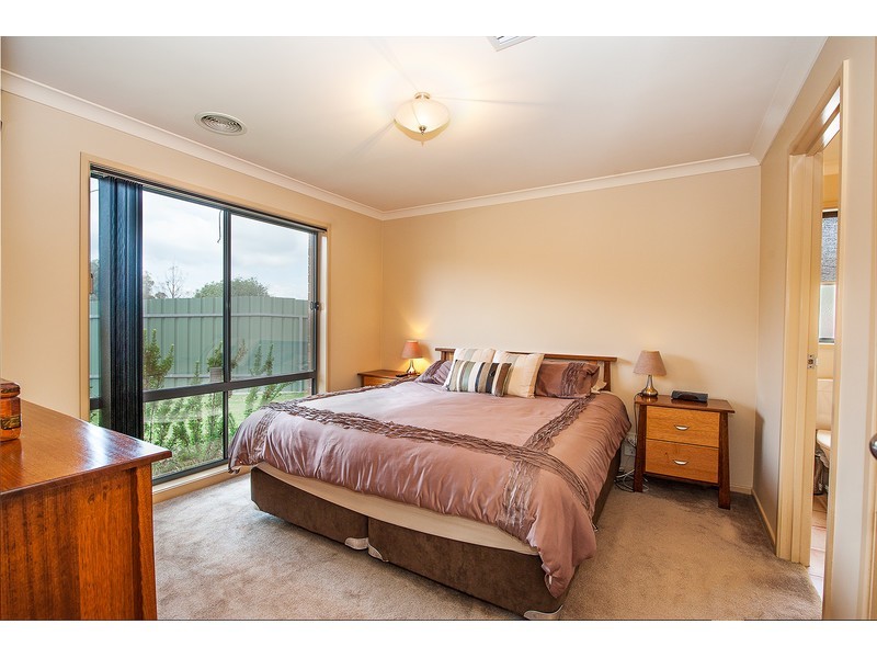 52 Winnell Court, Thurgoona NSW 2640