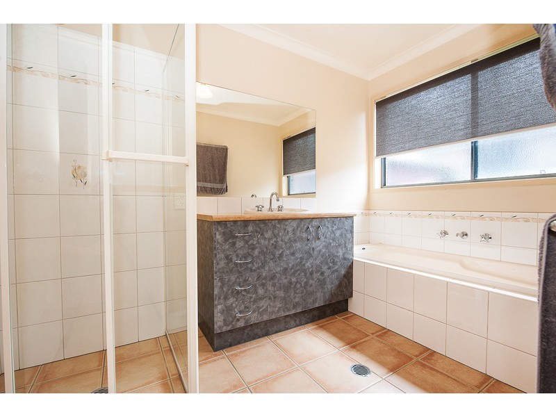 52 Winnell Court, Thurgoona NSW 2640