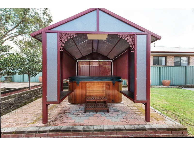 52 Winnell Court, Thurgoona NSW 2640