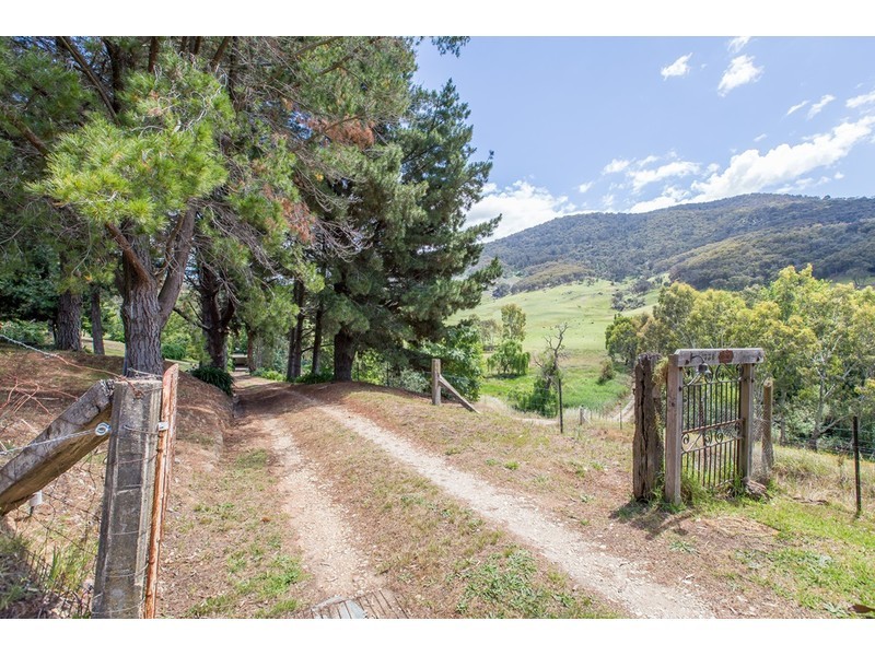 330 Simpson Road, Kergunyah VIC 3691